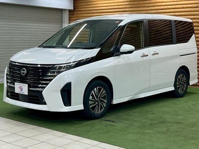 Открыть фотографии: Nissan Serena VI (C28)
