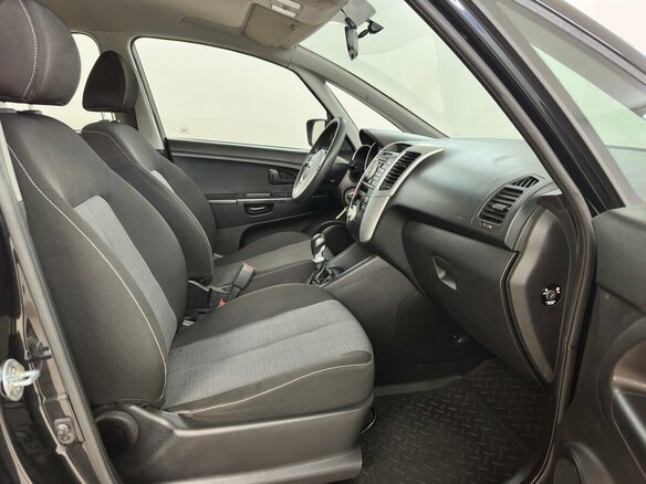 2014 Kia Venga 5-speed I, чёрный - вид 9