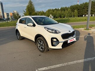 2019 Kia Sportage IV Рестайлинг, белый, 2240000 рублей, вид 2