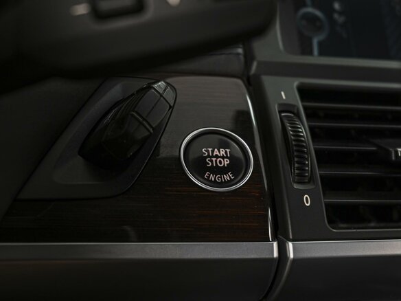 2011 BMW X5 30d II (E70) Рестайлинг, белый, 2290000 рублей - вид 20