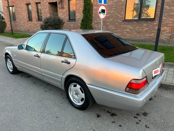 1998 Mercedes-Benz S-Класс 320 III (W140) Рестайлинг, серебристый, 1285000 рублей - вид 4