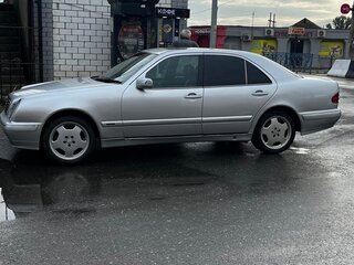 2001 Mercedes-Benz E-Класс 200 II (W210, S210) Рестайлинг, серебристый, 450000 рублей, вид 5