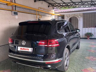 2016 Volkswagen Touareg II Рестайлинг, чёрный, 2200000 рублей, вид 2