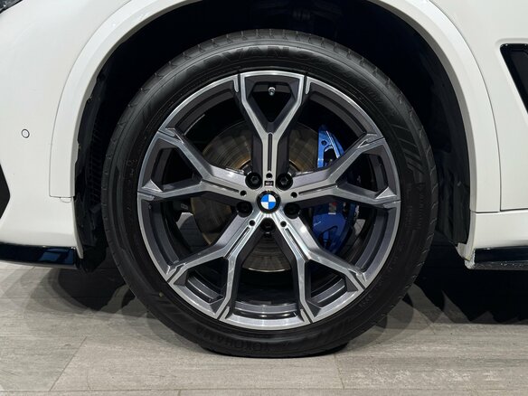 2021 BMW X5 40i IV (G05/G18), белый, 6545000 рублей - вид 11