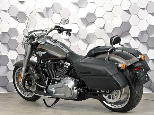 2019 Harley-Davidson Fat Boy, серый, 1977000 рублей - вид 7