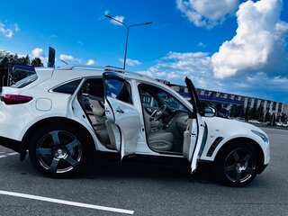 2015 Infiniti QX70, белый, 2690000 рублей, вид 3