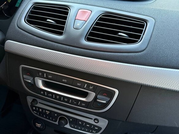 2010 Renault Fluence I, чёрный, 550000 рублей - вид 10