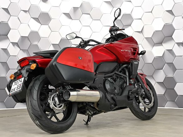 2013 Honda CTX 700, красный, 529000 рублей - вид 6