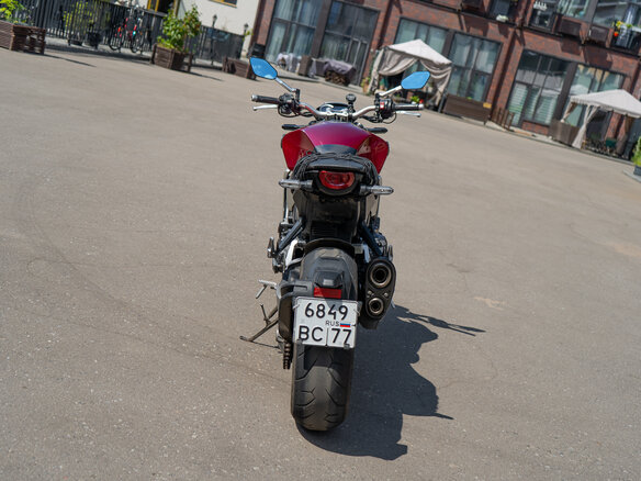 2018 Honda CB 1000R, красный, 820000 рублей - вид 6