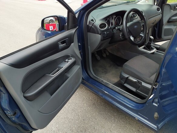2011 Ford Focus II Рестайлинг, синий - вид 15