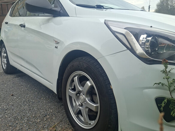 2015 Hyundai Solaris I Рестайлинг, белый - вид 14