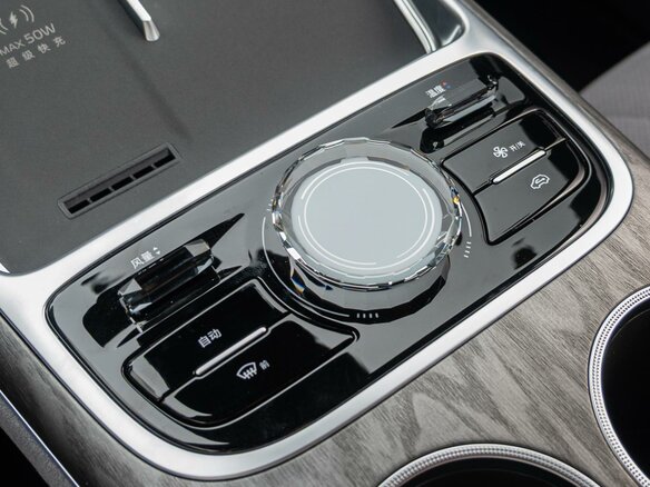 2026 Geely Galaxy M7, серый - вид 14