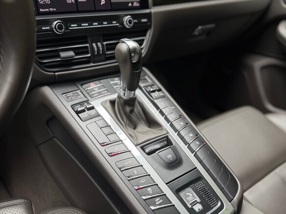 2021 Porsche Macan S I Рестайлинг, серый, 7200000 рублей - вид 24