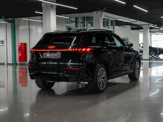 2026 Audi Q5 L III (GU), чёрный, 6190000 рублей, вид 5