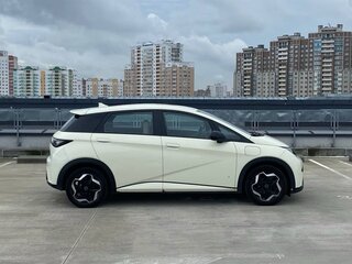 2025 BYD Dolphin 44.9 kWh I, белый, 1700000 рублей, вид 3