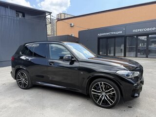 2021 BMW X5 M50d IV (G05/G18), чёрный, 8800000 рублей, вид 2