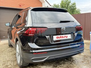 2021 Volkswagen Tiguan II Рестайлинг, чёрный, 3700000 рублей, вид 3