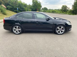 2011 Skoda Octavia DSG7 II (A5) Рестайлинг, чёрный, 670000 рублей, вид 4