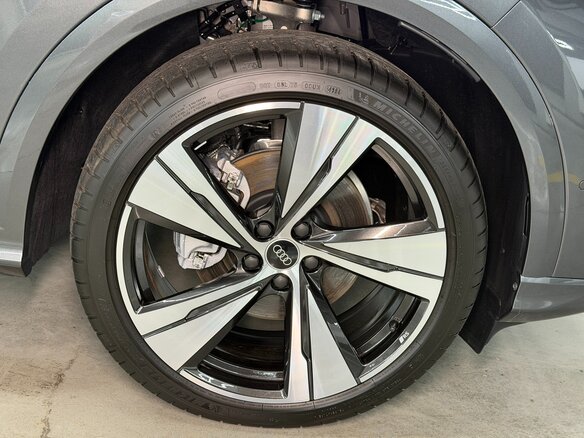 2025 Audi Q5 45 TFSI III (GU), серый, 9800000 рублей - вид 20