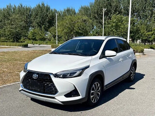 2022 Toyota Yaris L XP150 Рестайлинг, белый, 1350000 рублей, вид 3