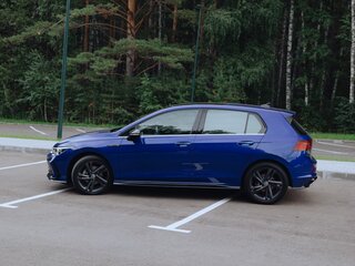 2021 Volkswagen Golf VII Рестайлинг, синий, 2420000 рублей, вид 2