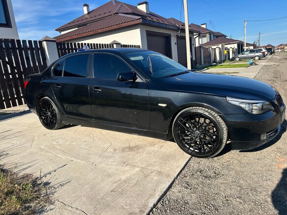 2008 BMW 5 серии 525i V (E60/E61) Рестайлинг, чёрный, 1300000 рублей - вид 6