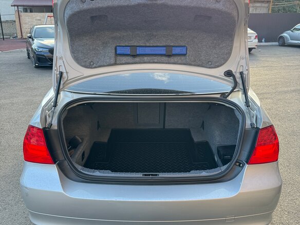 2009 BMW 3 серии 325i V (E90/E91/E92/E93) Рестайлинг, серый, 1200000 рублей - вид 18