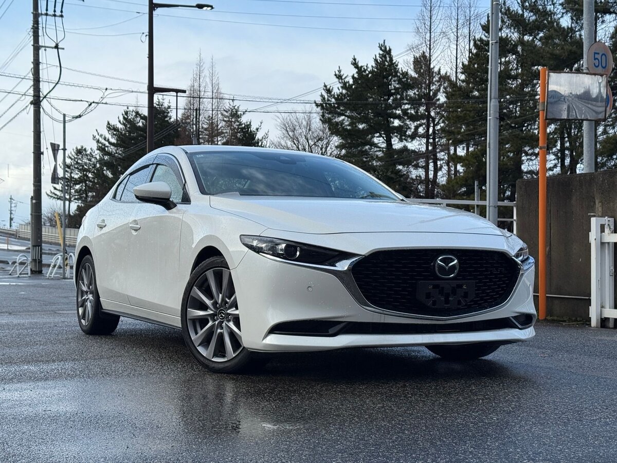 Открыть фотографии: Mazda 3 IV (BP)