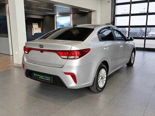 2018 Kia Rio IV, серебристый, 1290000 рублей, вид 4