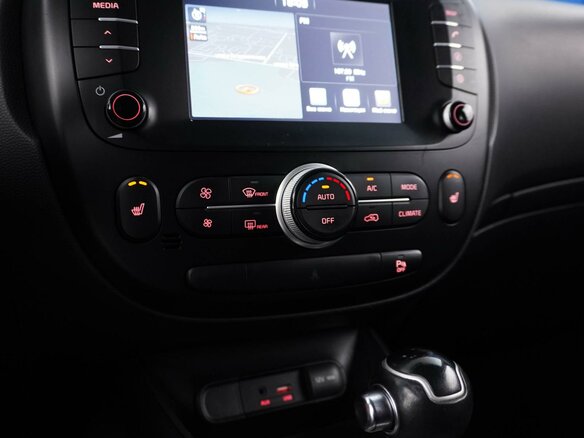 2017 Kia Soul II Рестайлинг, красный, 1499658 рублей - вид 11