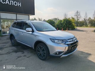 2016 Mitsubishi Outlander III Рестайлинг 2, серебристый, 1799000 рублей, вид 3
