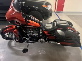 2017 Harley-Davidson CVO Street Glide, красный, 1700000 рублей, вид 4
