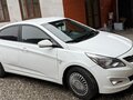2016 Hyundai Solaris I Рестайлинг, белый, 900000 рублей - вид 1