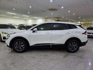 2022 Kia Sportage V, белый, 2490000 рублей, вид 4