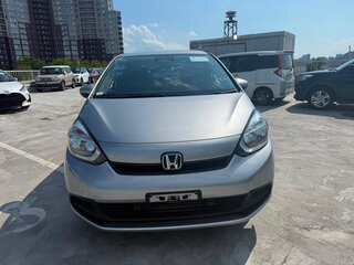 2024 Honda Fit IV Рестайлинг, серебристый, 1329999 рублей, вид 1