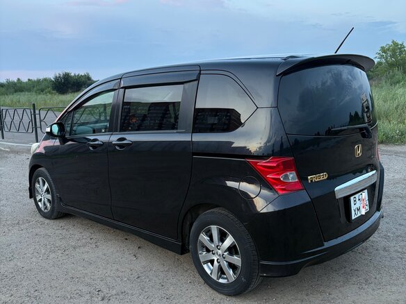 2010 Honda Freed I, чёрный, 940000 рублей - вид 5