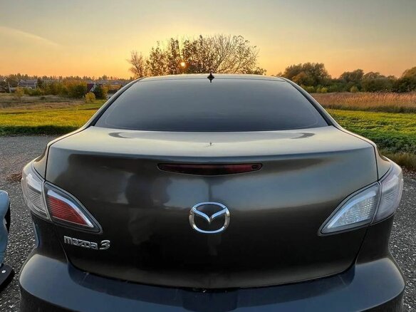 2012 Mazda 3 II (BL) Рестайлинг, чёрный, 680000 рублей - вид 3