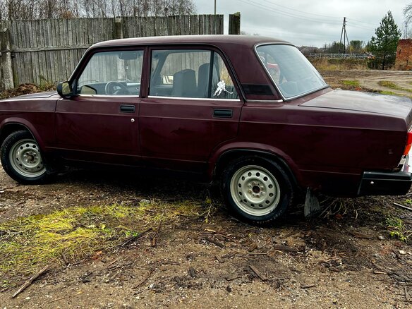 2005 Lada (ВАЗ) 2107, красный, 110000 рублей - вид 4