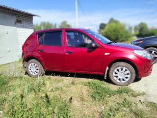 2014 Renault Sandero I, красный, 739999 рублей, вид 2