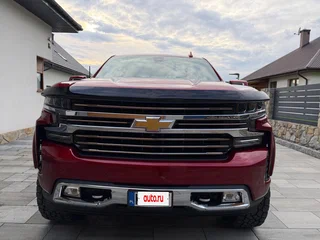 2022 Chevrolet Silverado Crew Cab IV (T1XX) Рестайлинг, красный, 4350000 рублей, вид 3