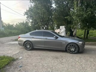 2012 BMW 5 серии 528i xDrive VI (F10/F11/F07), серый, 1400000 рублей, вид 3