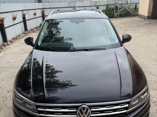 2017 Volkswagen Tiguan II, чёрный, 3490000 рублей, вид 3
