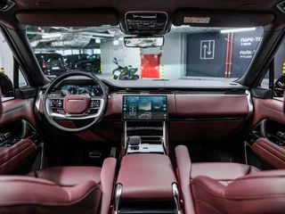2026 Land Rover Range Rover P530 MHEV Long V, чёрный, 26980000 рублей, вид 3