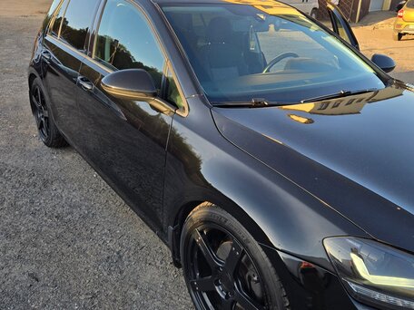 2014 Volkswagen Golf VII, чёрный, 1550000 рублей, вид 4