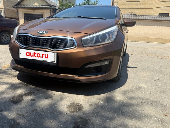 2016 Kia Ceed II Рестайлинг, коричневый, 1000000 рублей - вид 2