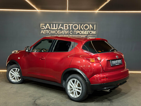 2012 Nissan Juke I, красный - вид 4