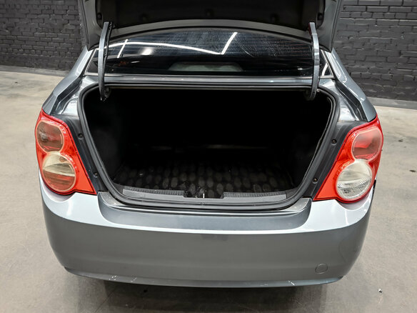 2013 Chevrolet Aveo II, серый, 600000 рублей - вид 6