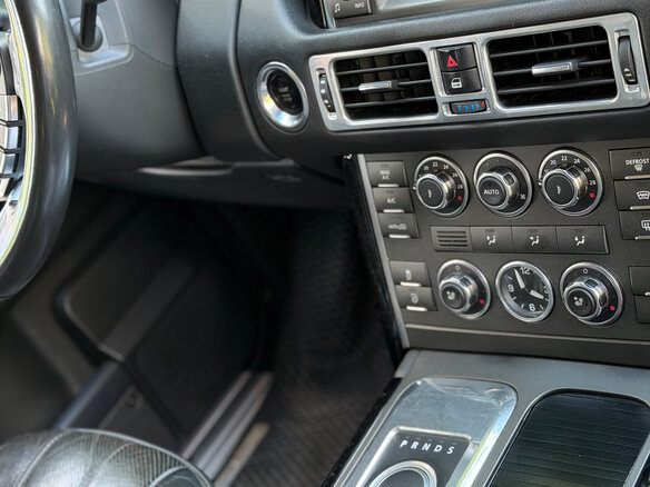 2011 Land Rover Range Rover III Рестайлинг 2, чёрный, 1580000 рублей - вид 15
