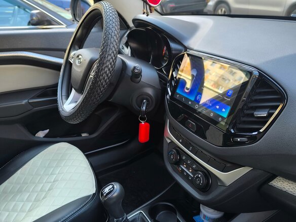 2019 Lada (ВАЗ) Vesta SW Cross I, белый, 1000000 рублей - вид 6