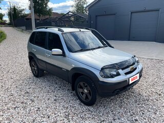 2018 Chevrolet Niva I Рестайлинг, серебристый, 895000 рублей, вид 4